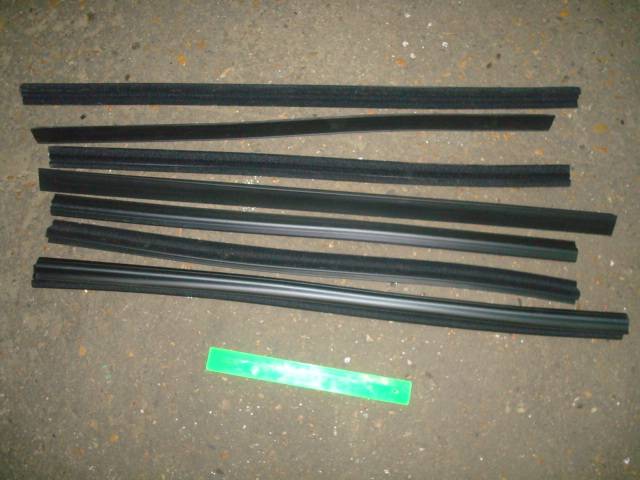 Уплотнитель опускного стекла /2109/ нижн. (8 шт) (Балаково)