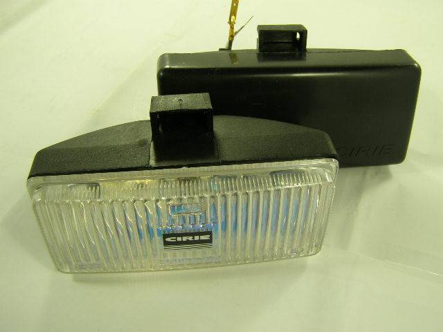 Фара п/туман. прямоуг. лазер, рифленое стекло, с крышкой (Cirie) Фара п/туман. прямоуг. лазер, рифленое стекло, с крышкой (Cirie)