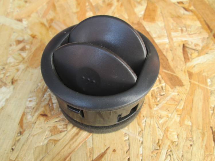 Дефлектор потока воздуха /2190, 2192, Lada Largus Renault Logan Sandero Duster/ черный (Сызрань)