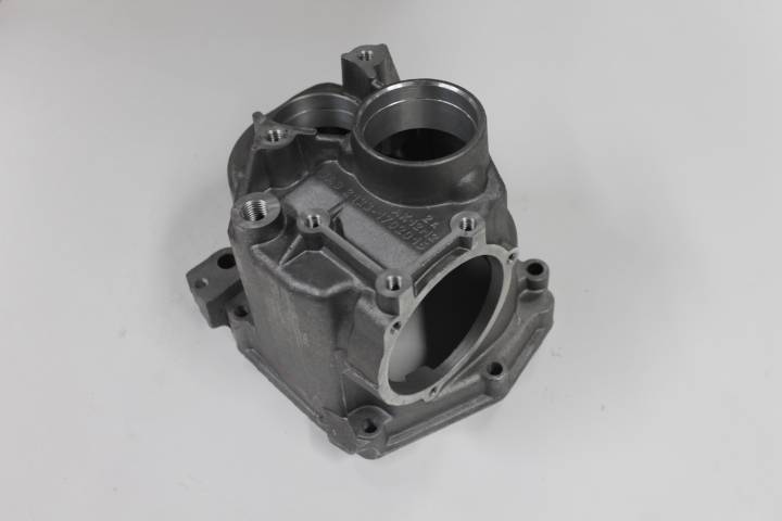 Кор. /2123/ Крышка КПП задн. (АВТОВАЗ)