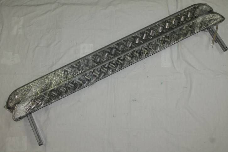 Подножки (трубы) 2131 А - 017 с алюмин. листом (Тольятти)