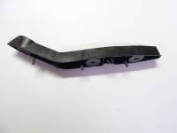 Кронштейн бампера Ford Focus-II 04~ перед. прав.