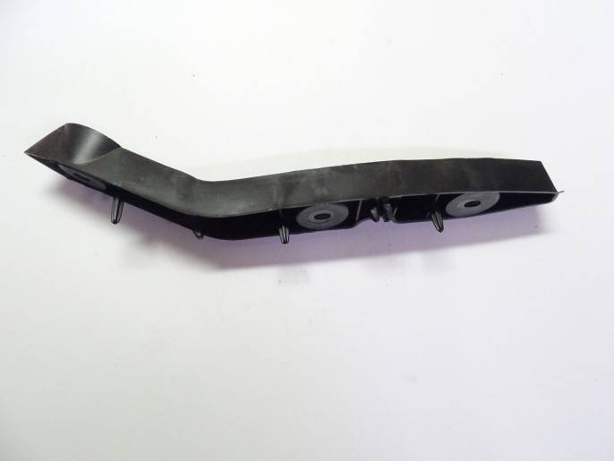 Кронштейн бампера Ford Focus-II 04~ перед. прав.