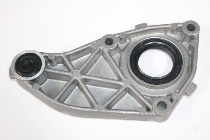 Кронштейн привода /2123/ прав. (АВТОВАЗ)