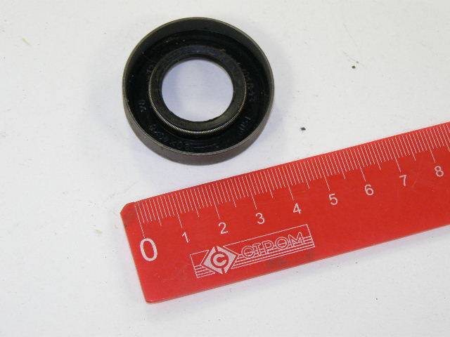 Сальник КПП /1111 ОКА/ перв. вала (Россия)