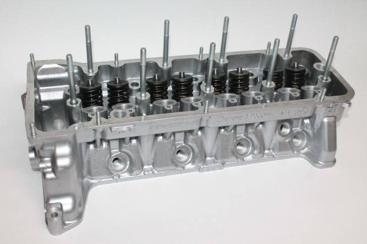 Головка блока /21214, 2107-инж./ в сборе.под датчик н/о (с рампой) (Самара)