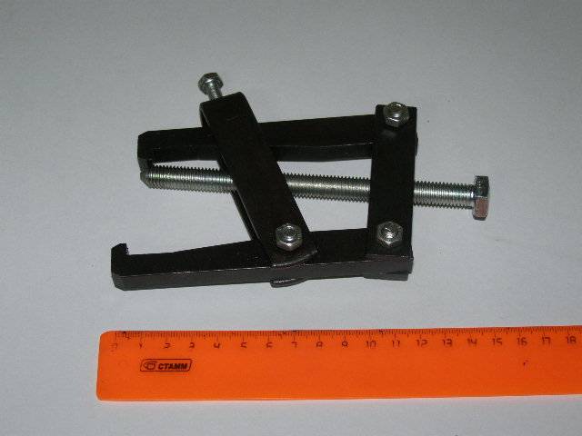 Ключ съемник 2-х лапый (подшипника) 100 мм со скобой