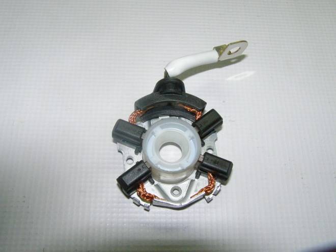 Узел щеточный стартера Renault Megane 2.0 08>