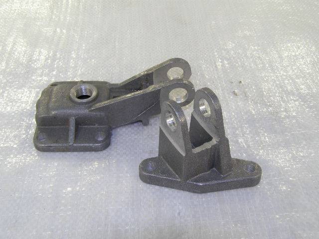 Кронштейн раздатки /2121/ бол. + мал. (АВТОВАЗ)