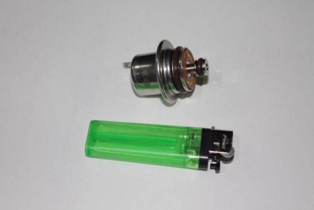 Регулятор давления топлива н/о мал V=1,6 (ВИЭ)