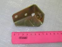 Крепление прием.трубы /2101-07/ к КПП (уголок) (АВТОВАЗ) Крепление прием.трубы /2101-07/ к КПП (уголок) (АВТОВАЗ)