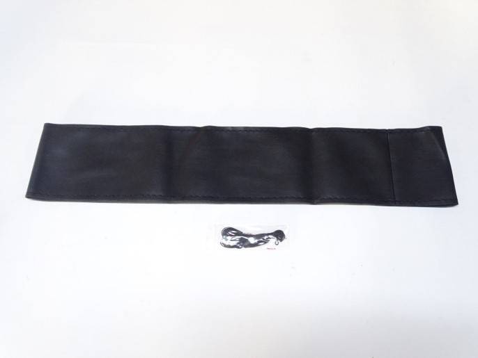 Оплетка руля M 37-38 см кожа черная с черной прострочкой на шнуровке (KPR)